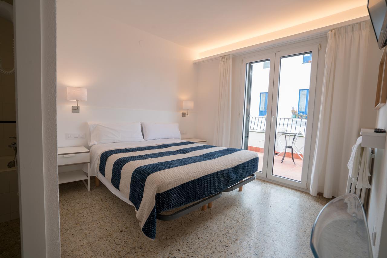 Hostal Marina Cadaques Ngoại thất bức ảnh