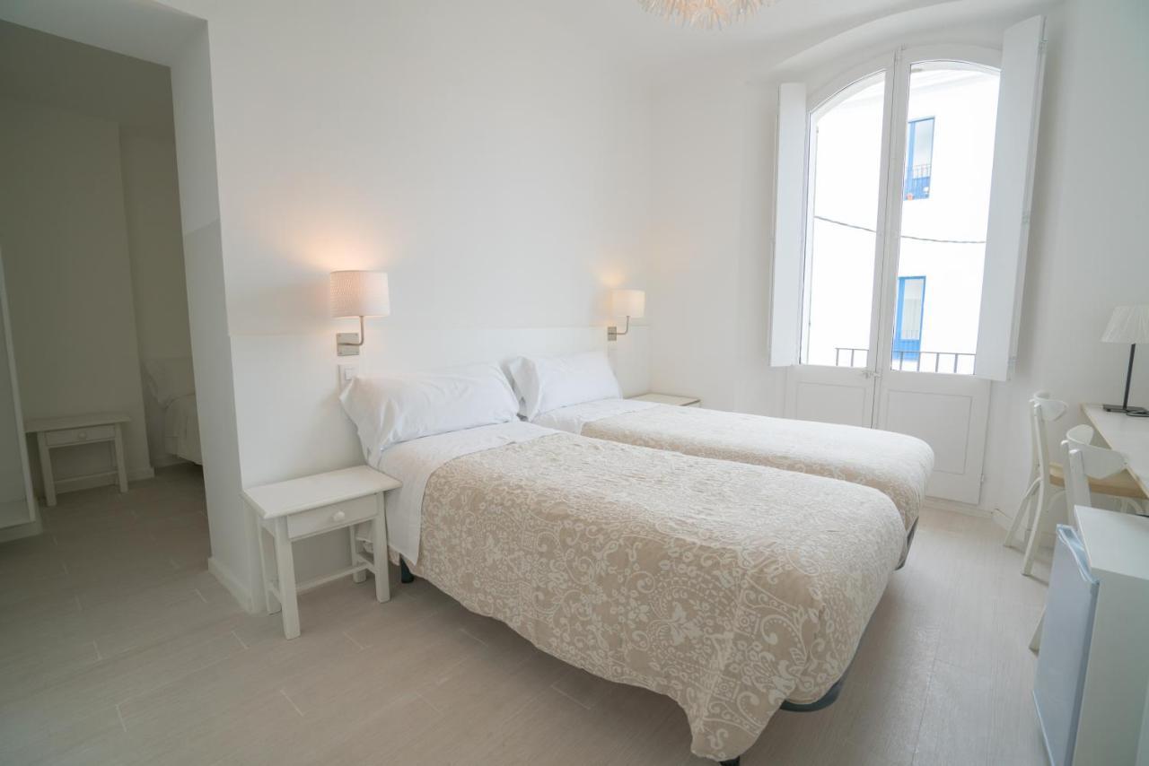 Hostal Marina Cadaques Ngoại thất bức ảnh